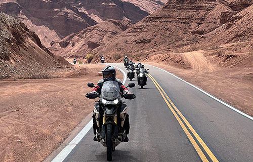 Viagem de moto: roteiro e moto têm que combinar